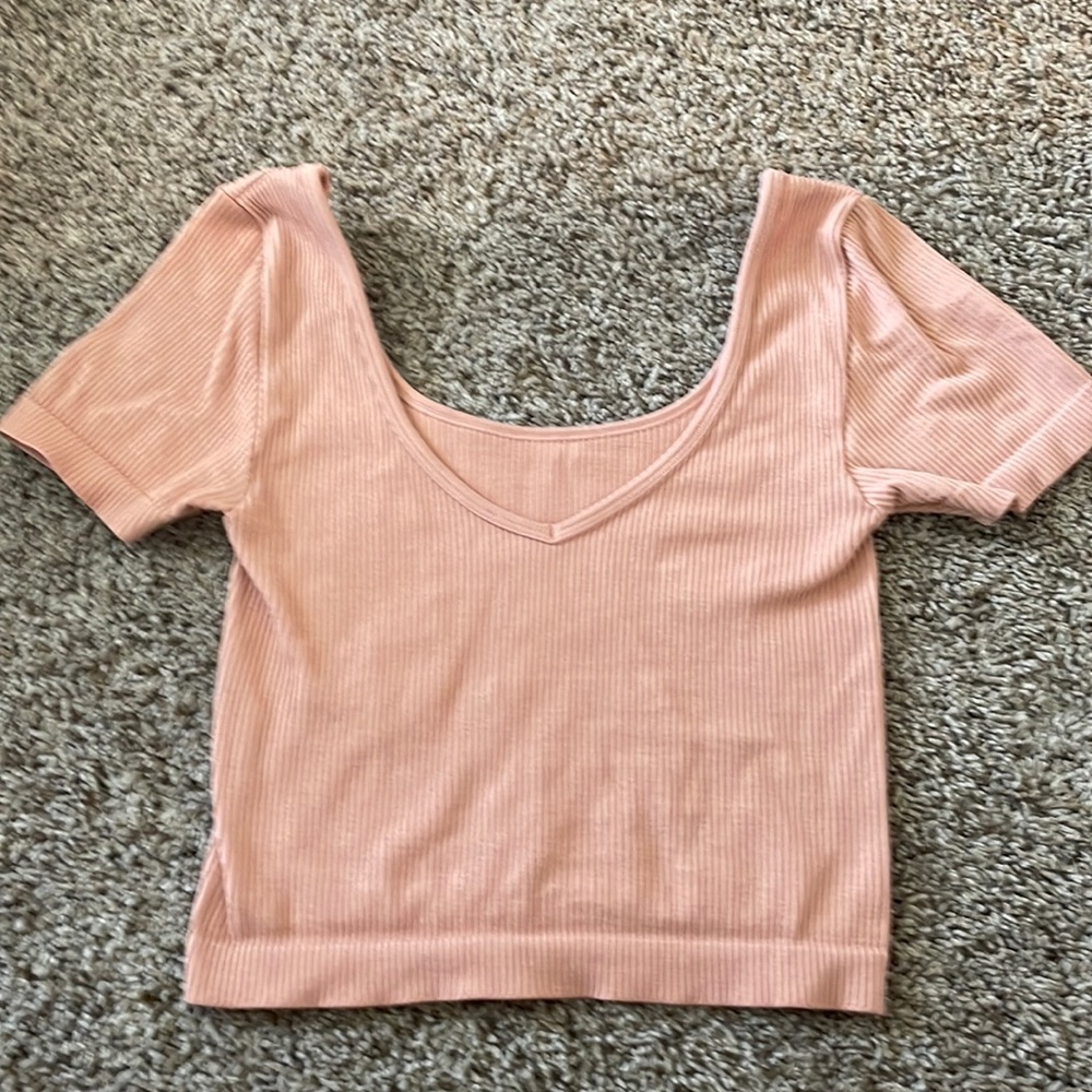 a cute comfortable crop top, very flattering